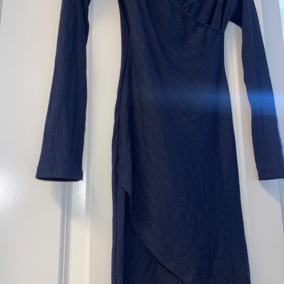 Dress - Picture 4 of 6